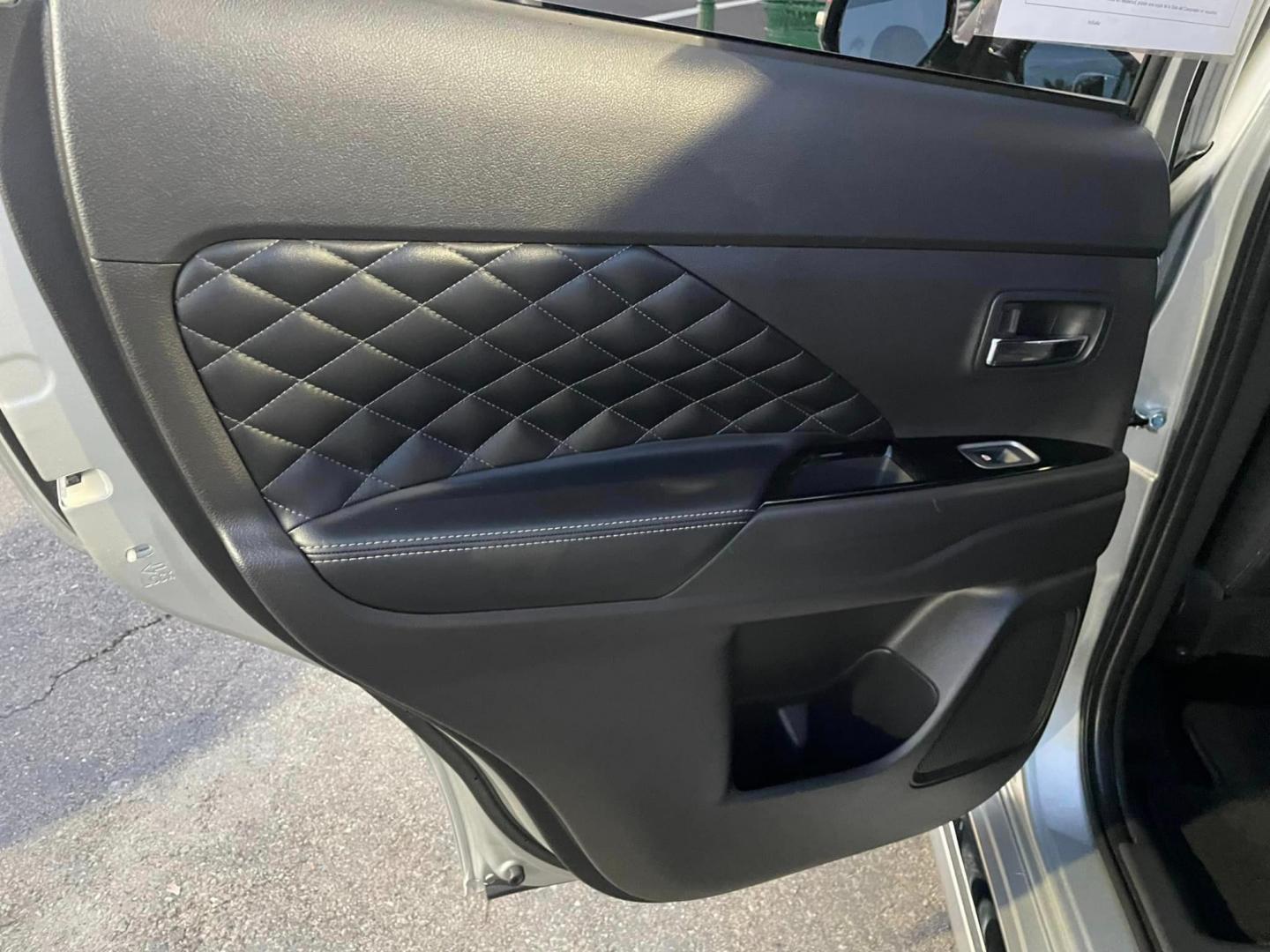 2020 SILVER /BLACK Mitsubishi Outlander PHEV (JA4J24A59LZ) , located at 744 E Miner Ave, Stockton, CA, 95202, (209) 944-5770, 37.956863, -121.282082 - Photo#10